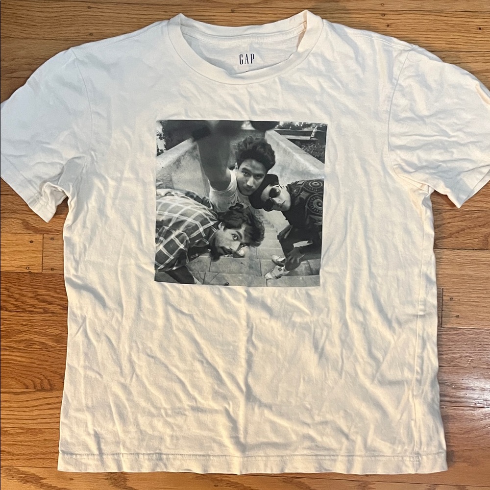 GAP Cream T-Shirt with Black and Gray Photo Print